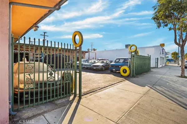 South Gate, CA 90280,4616 Firestone BLVD