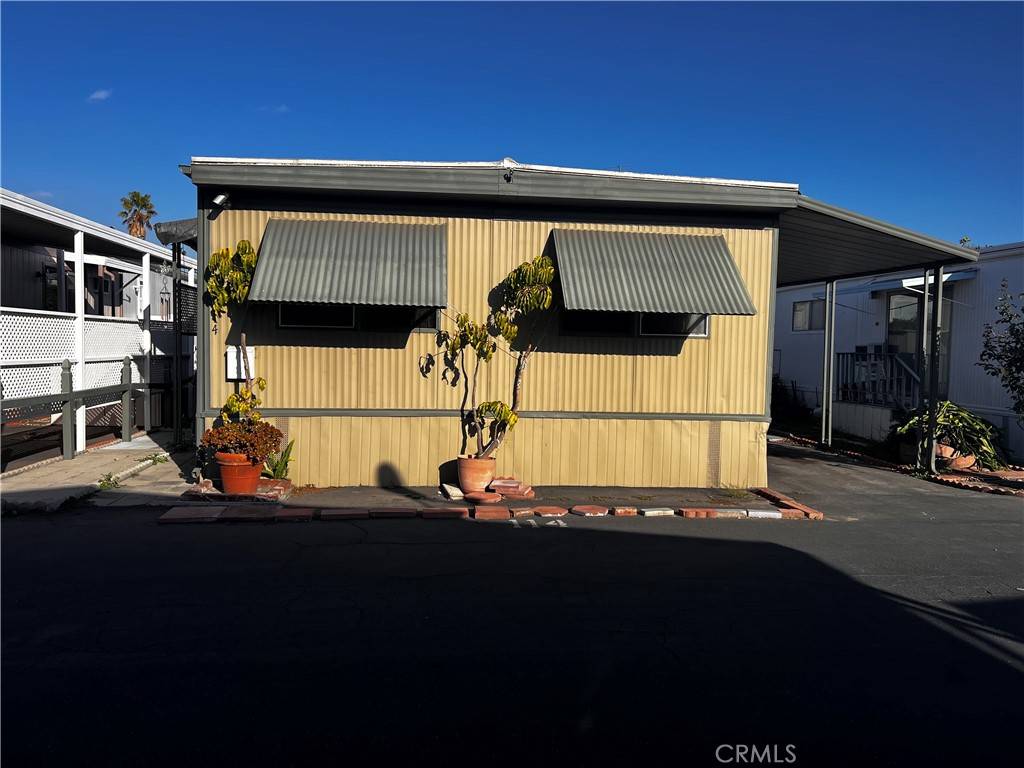 3929 5th W 5th ST #114, Santa Ana, CA 92703