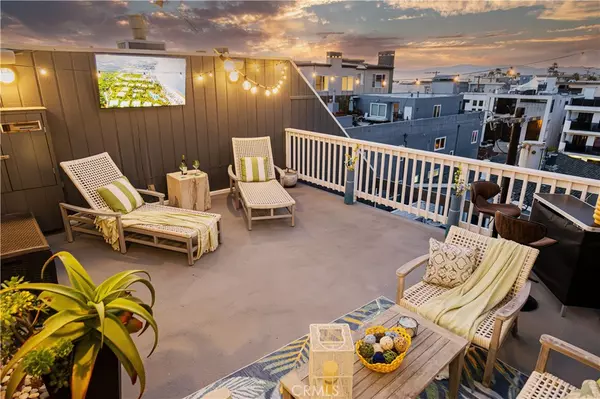 Marina Del Rey, CA 90292,33 Reef ST #6