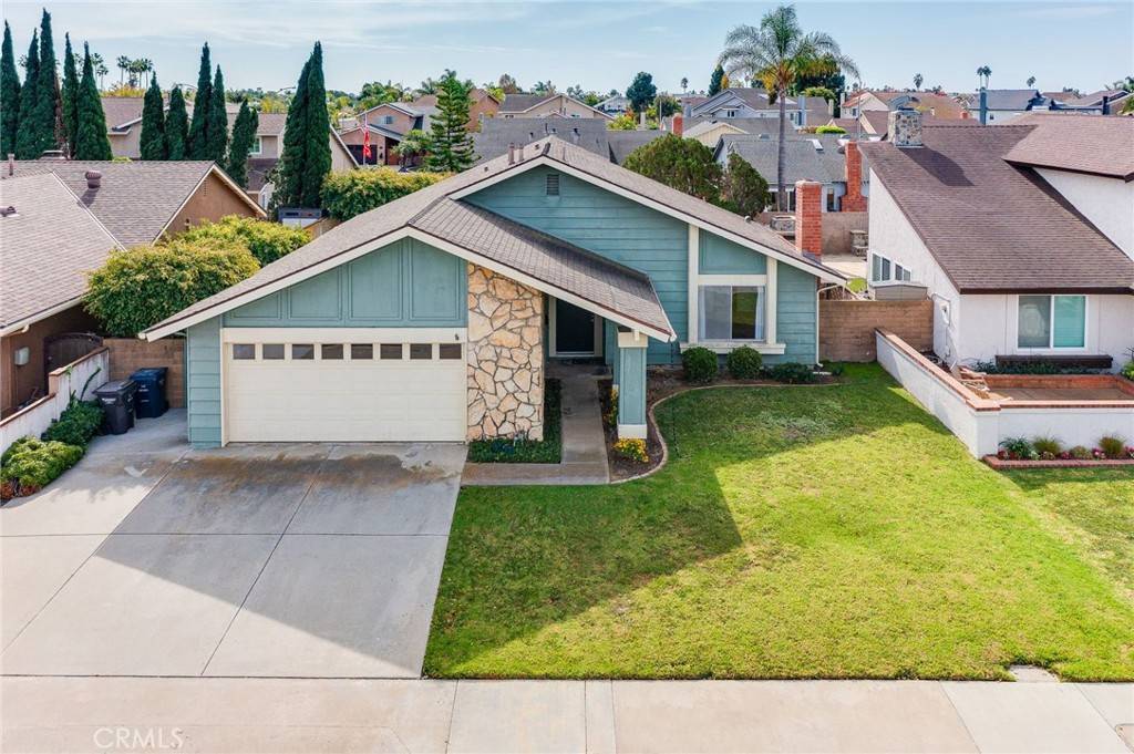8452 Norfolk DR, Huntington Beach, CA 92646