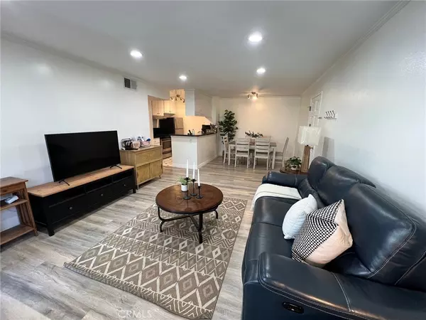 Tarzana, CA 91356,5700 Etiwanda Ave #166