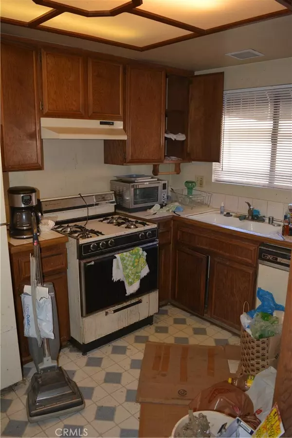 Fullerton, CA 92835,3073 Brea BLVD #11