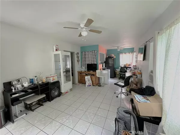 Santa Ana, CA 92707,1809 S Birch ST