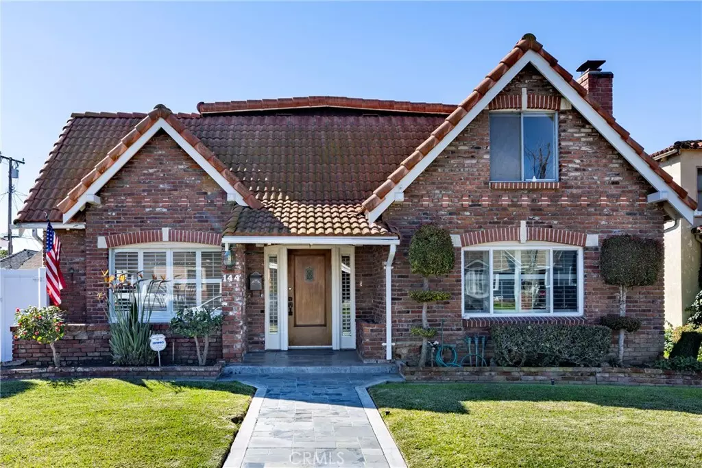Placentia, CA 92870,144 Orange Grove Avenue