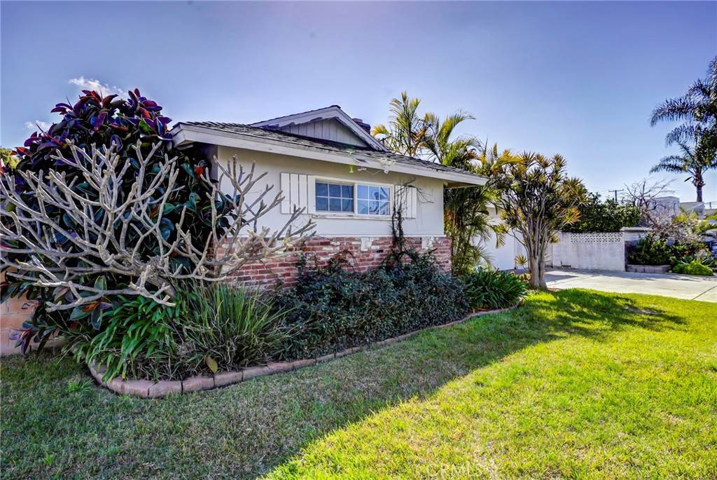 Westminster, CA 92683,9460 Carnation DR