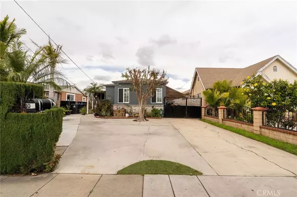 Santa Ana, CA 92707,1039 W Mcfadden AVE