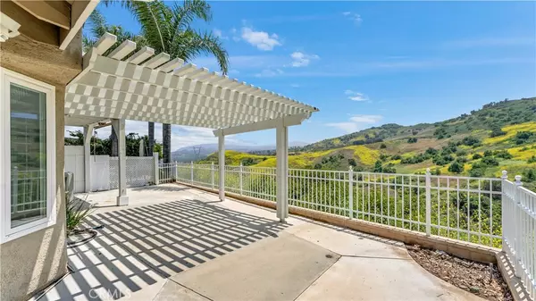 Anaheim Hills, CA 92807,724 Crown Pointe