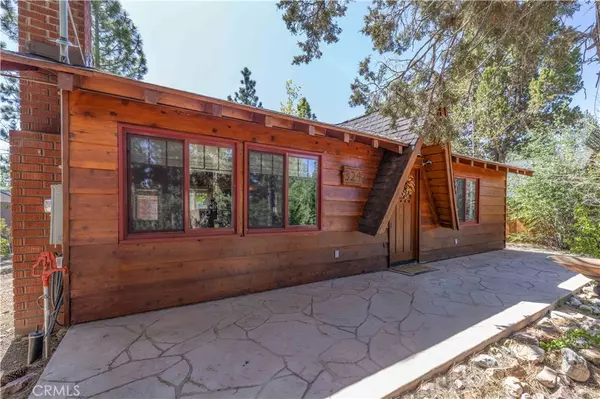 Big Bear City, CA 92314,324 Hilltop LN