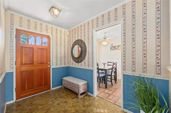 Downey, CA 90241,10261 Lesterford AVE