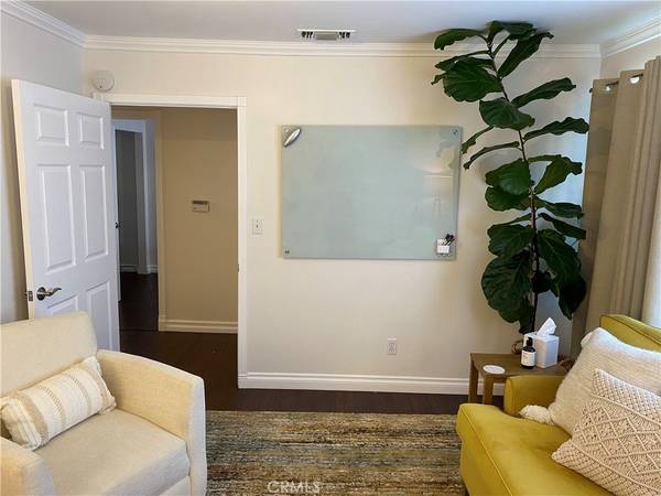 Long Beach, CA 90814,335 Redondo AVE
