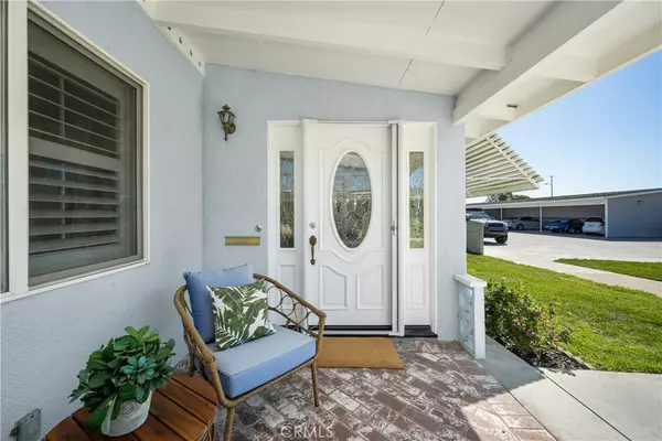 Seal Beach, CA 90740,13721 Alderwood #28f