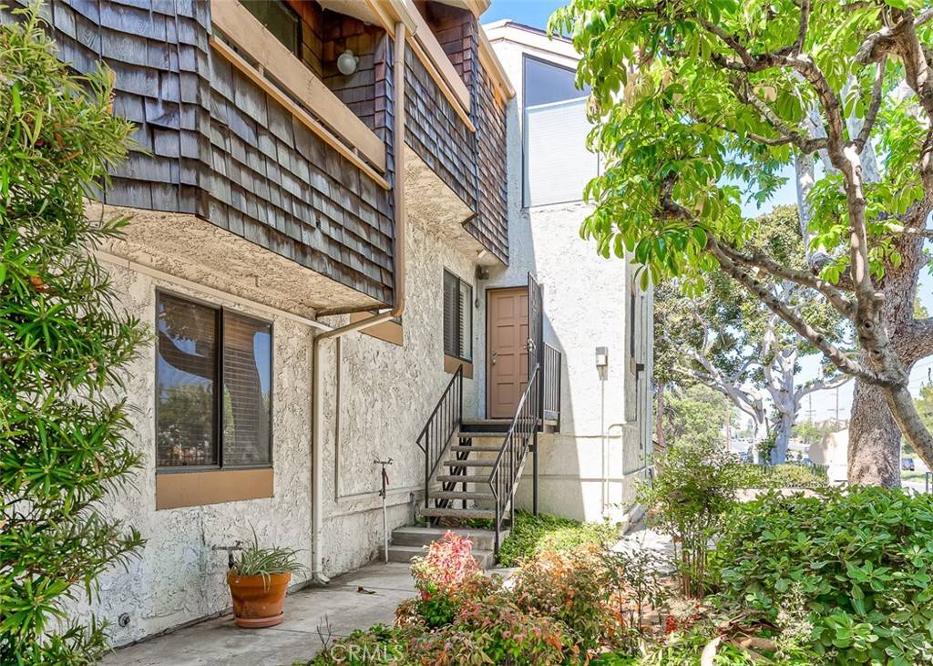 950 W Lambert RD #1, La Habra, CA 90631