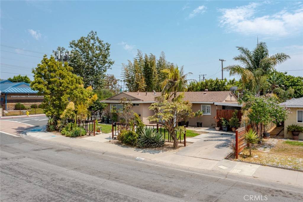 Stanton, CA 90680,7922 Santa Barbara AVE