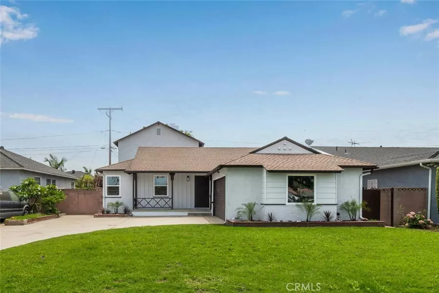 12862 Smallwood, Downey, CA 90242