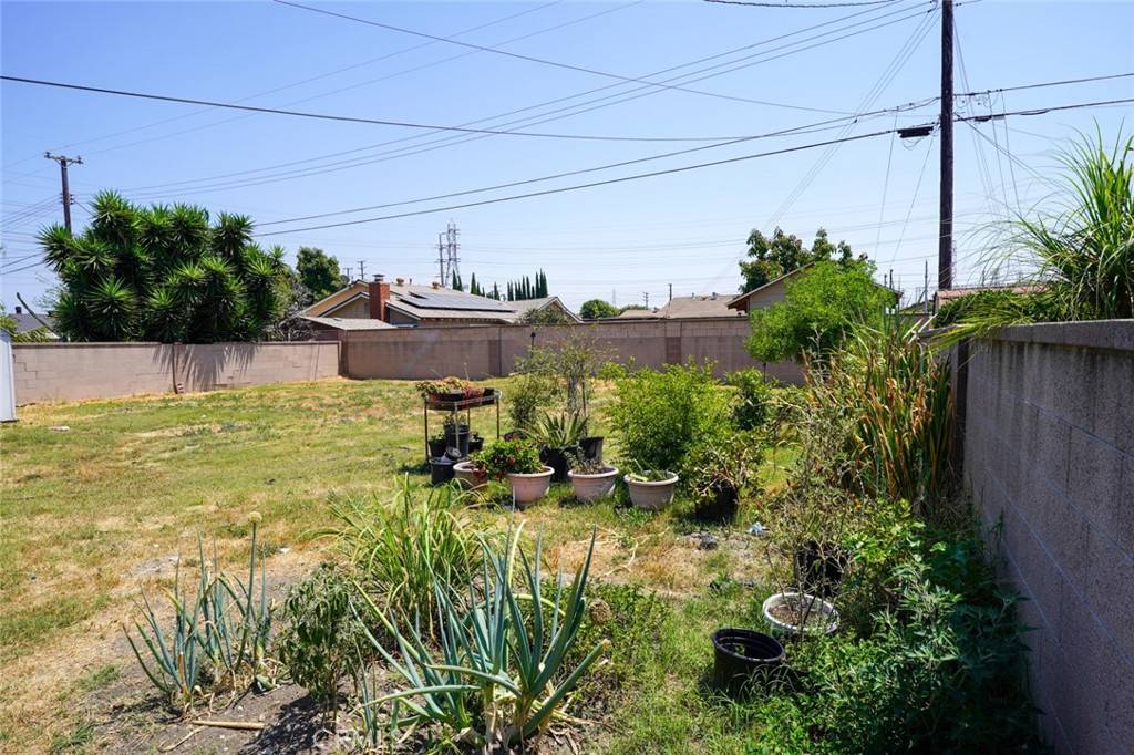 Stanton, CA 90680,8622 Harriet LN