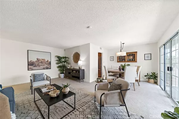 Los Alamitos, CA 90720,11922 Pine ST