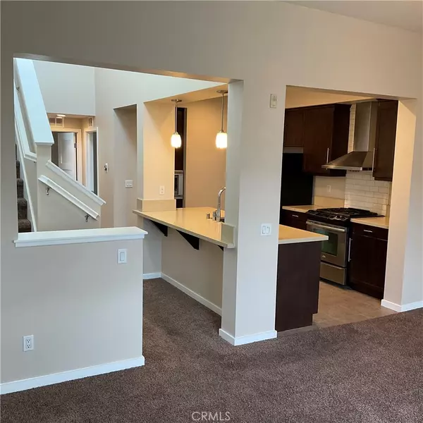 563 W Maple AVE, Orange, CA 92868