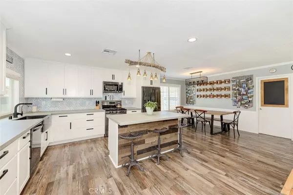 Brea, CA 92821,392 Pineridge ST