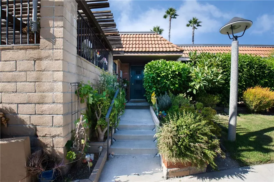 23361 Via San Gabriel, Laguna Hills, CA 92656