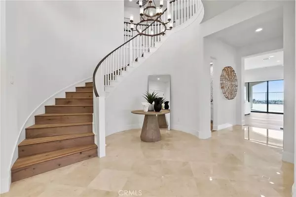 Silverado, CA 92676,28832 Auburn Hills