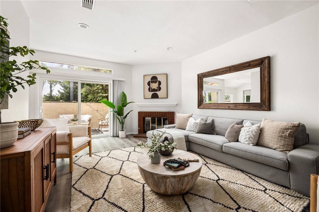 4700 Warner AVE #3, Huntington Beach, CA 92649
