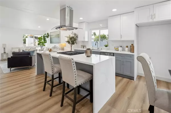 2331 Caper Tree DR, Tustin, CA 92780