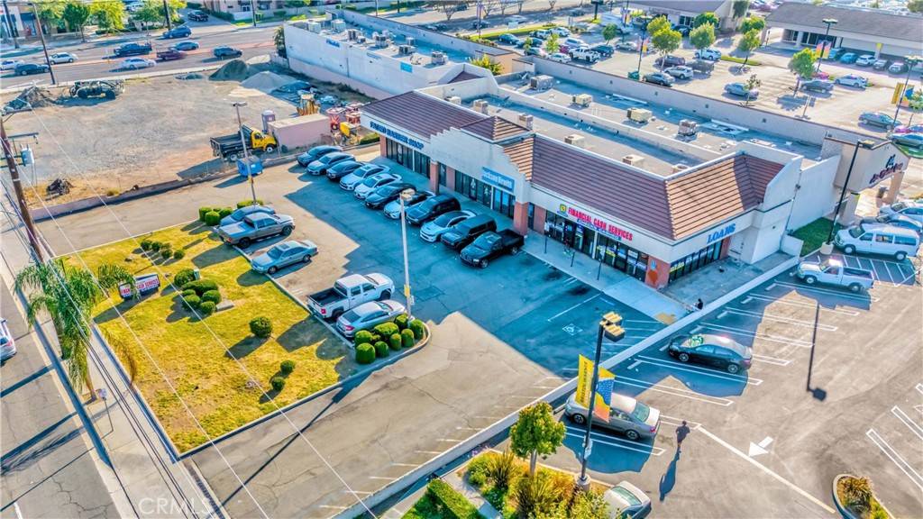 Santa Ana, CA 92704,2222 S Bristol ST