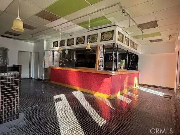 South Gate, CA 90280,3841 Tweedy BLVD