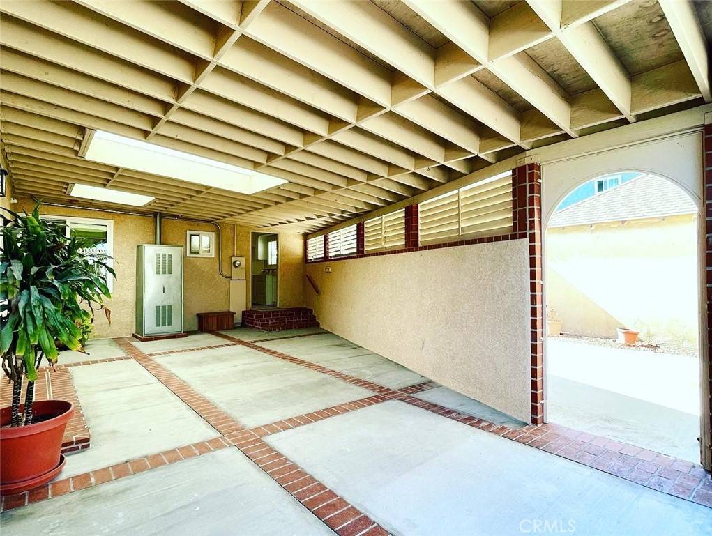 Inglewood, CA 90305,8718 S 4th AVE