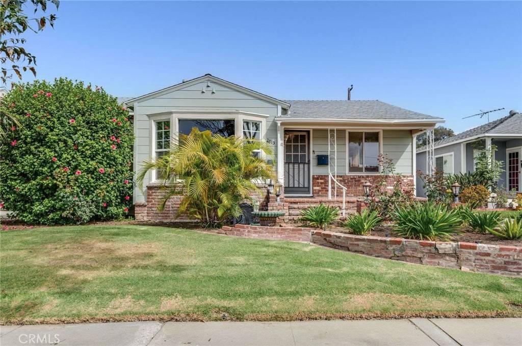 2813 Village RD, Lakewood, CA 90712
