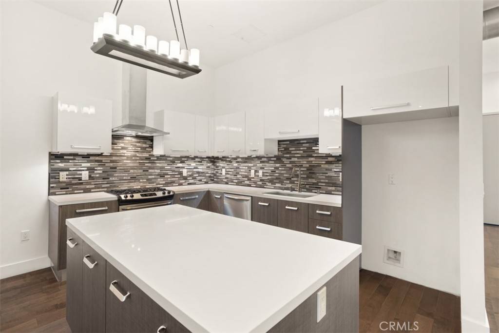 Long Beach, CA 90802,433 Pine AVE #304