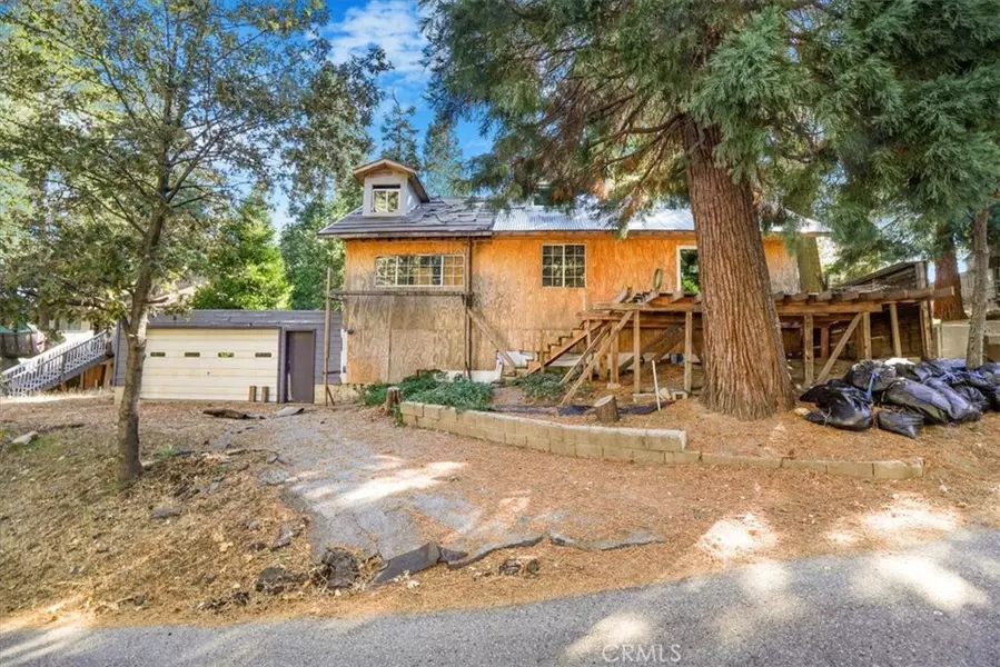 705 Clubhouse DR, Twin Peaks, CA 92391