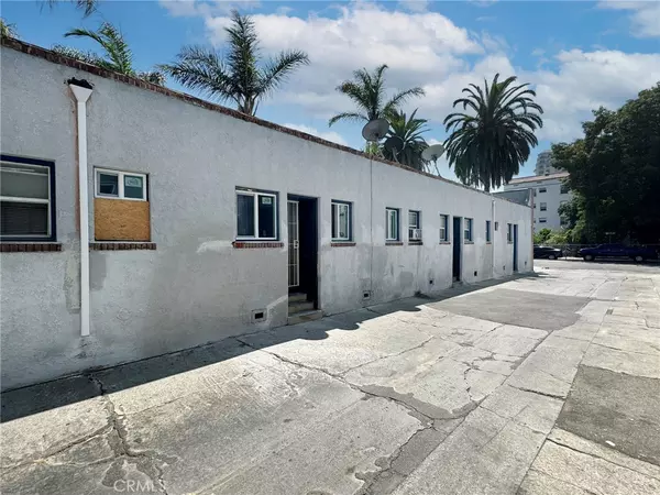 Long Beach, CA 90802,833 E 1st ST