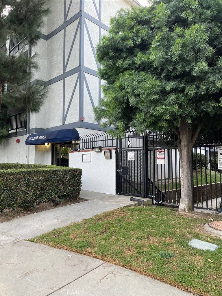 2599 Walnut AVE #233, Signal Hill, CA 90755