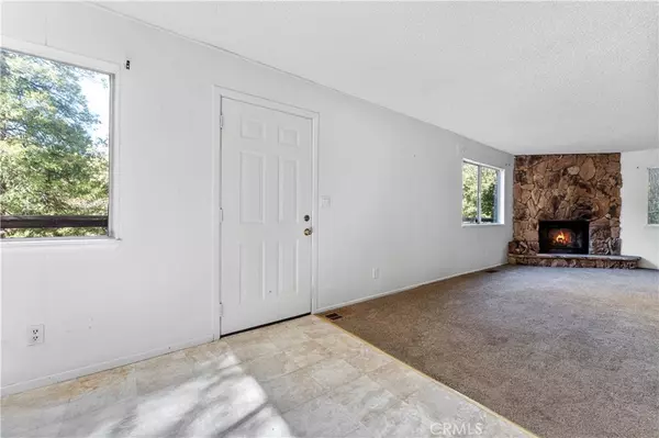 Crestline, CA 92325,24782 Basel DR