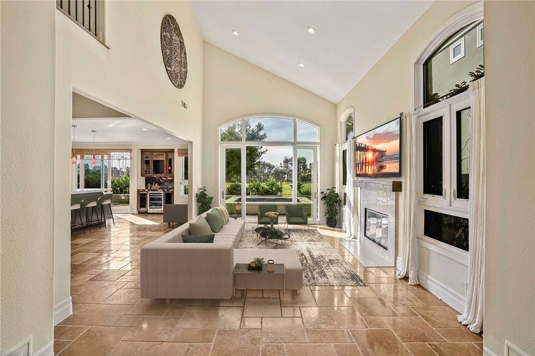 Huntington Beach, CA 92648,6452 Doral DR