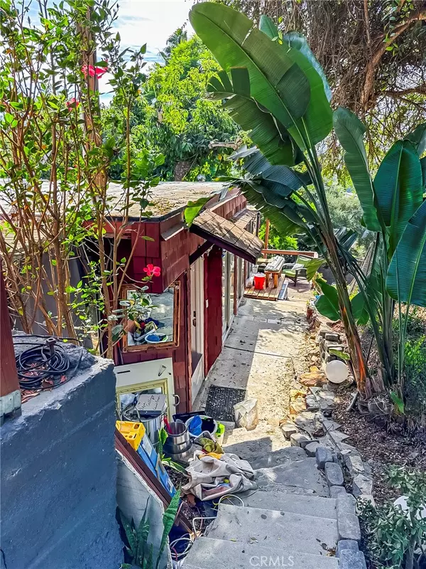 Los Angeles, CA 90027,3926 Sunset DR