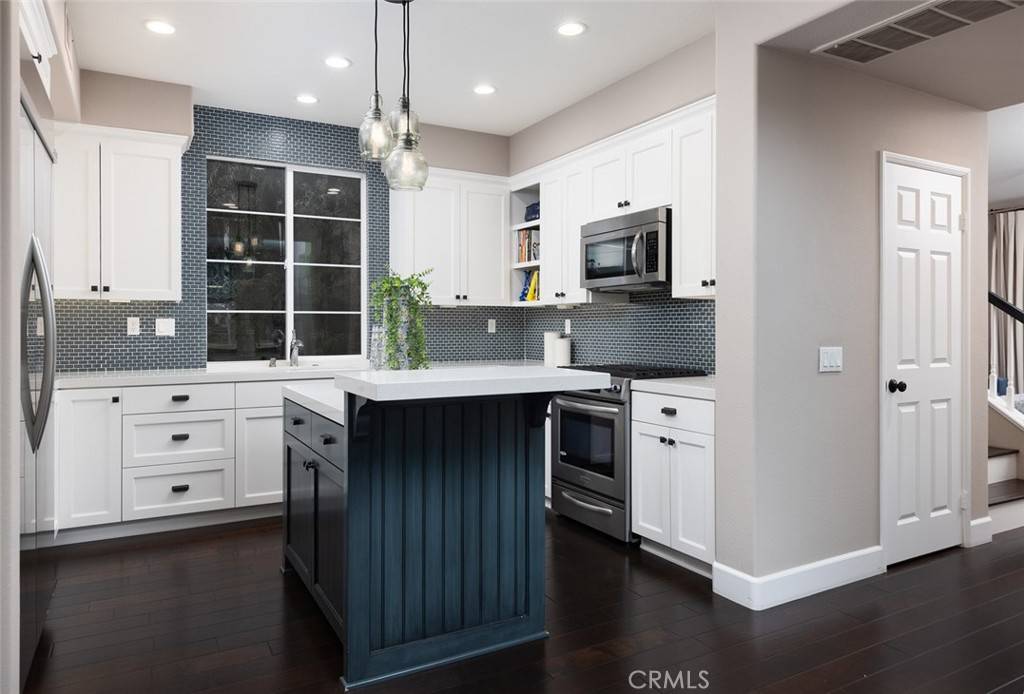 Irvine, CA 92603,17 Canopy