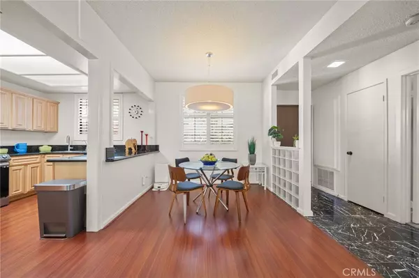 Los Angeles, CA 90042,4280 Via Arbolada #207