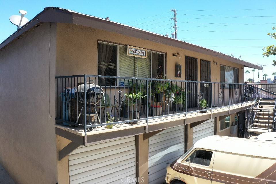 Long Beach, CA 90805,1921 E Washington ST