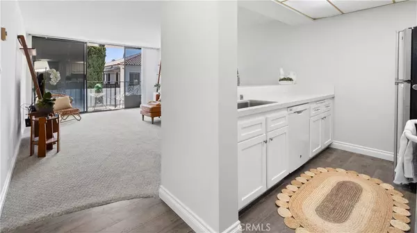 Long Beach, CA 90803,2601 E Ocean BLVD #208