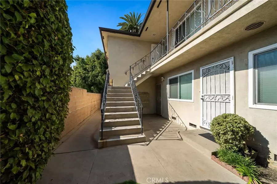 734 Linden AVE #7, Long Beach, CA 90813