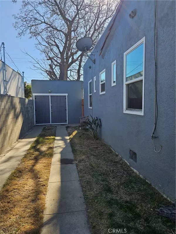 Long Beach, CA 90805,1242 E Poinsettia ST