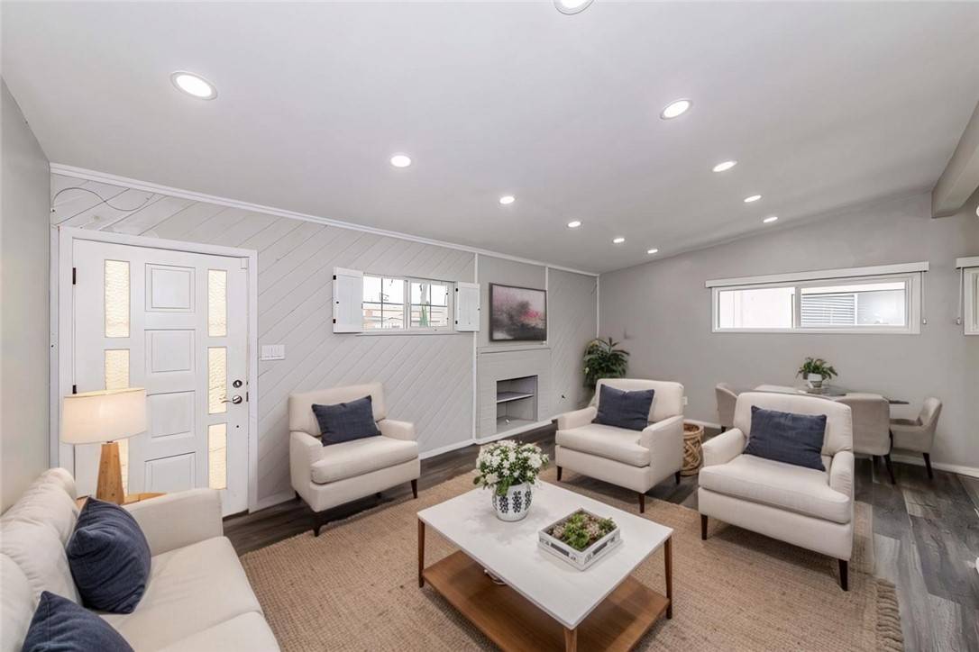 Fullerton, CA 92833,2106 Carol DR