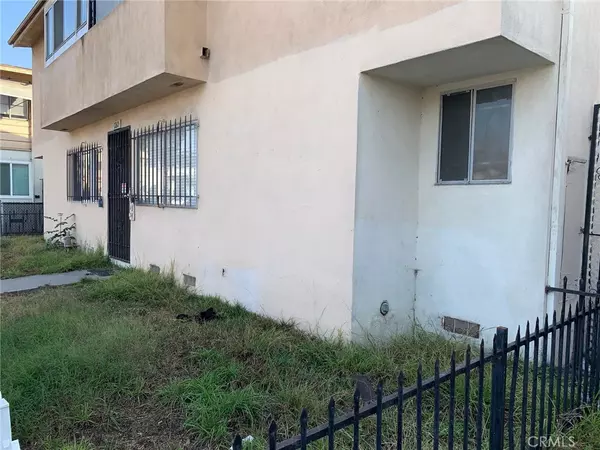 1260 E 4th ST #10,  Long Beach,  CA 90802