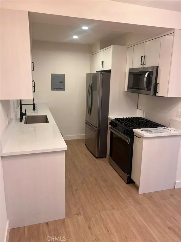 Santa Monica, CA 90403,1019 6th ST #6