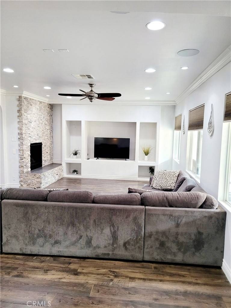 Corona, CA 92883,13633 Silver Stirrup DR