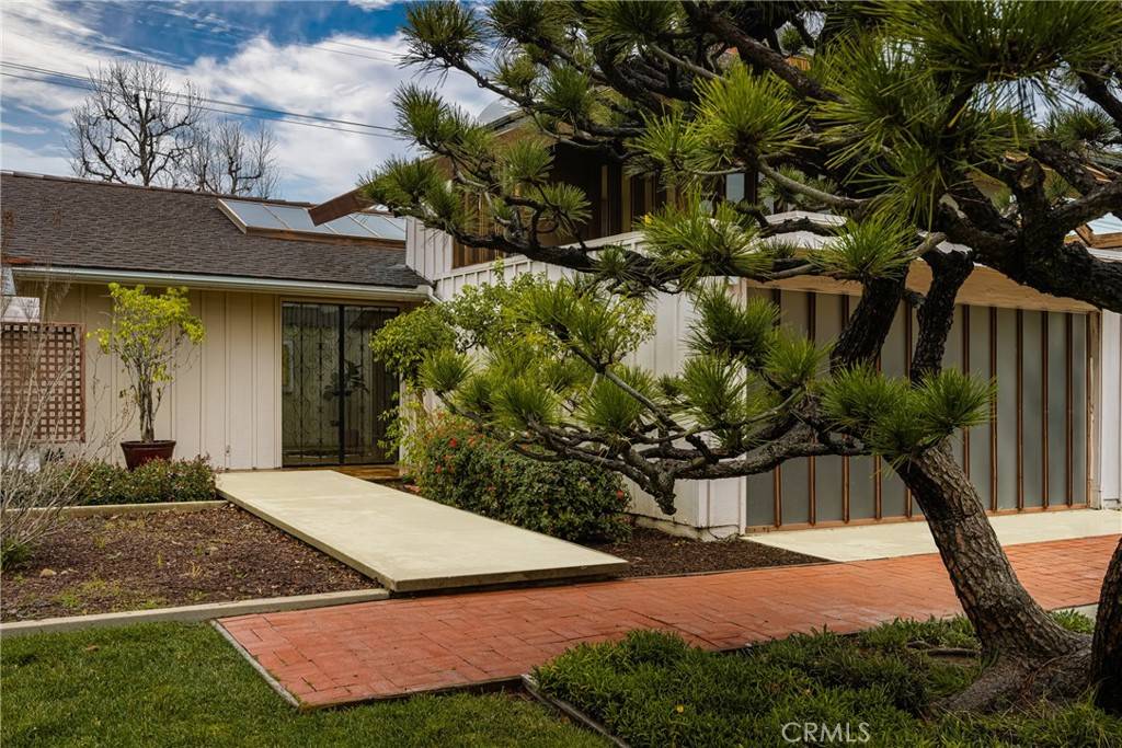 Orange, CA 92866,1521 E Fairway DR