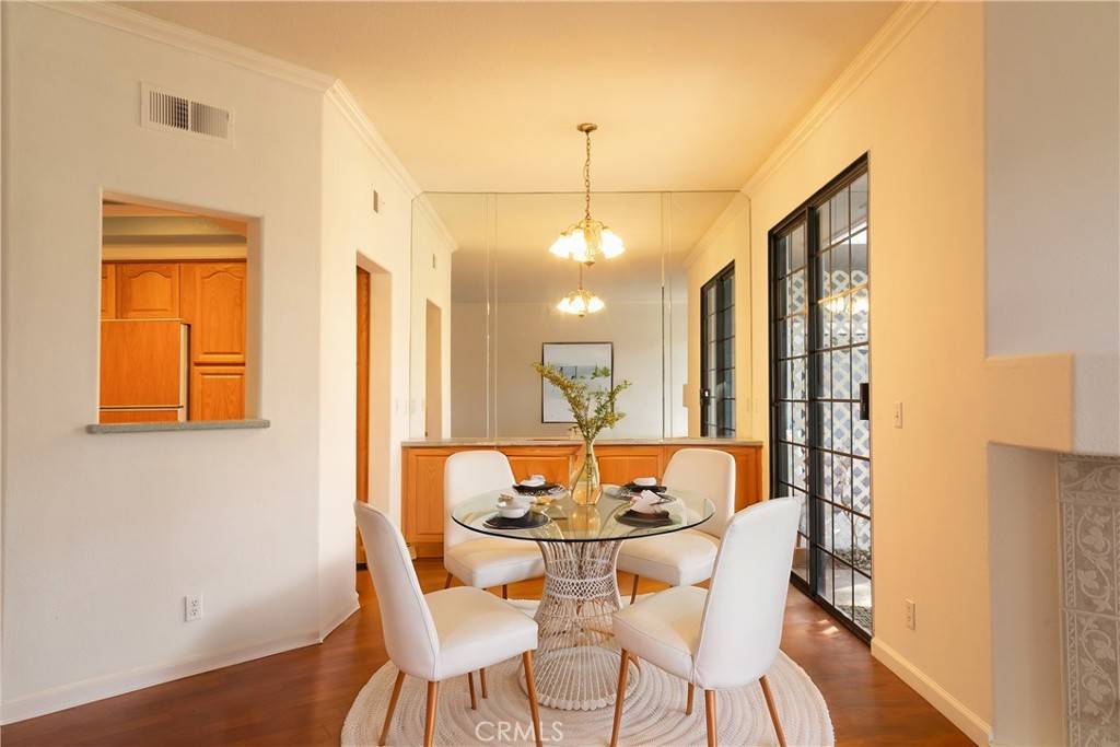 Huntington Beach, CA 92646,20271 Sealpoint #104