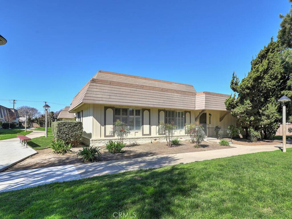 4017 Via Encinas,  Cypress,  CA 90630